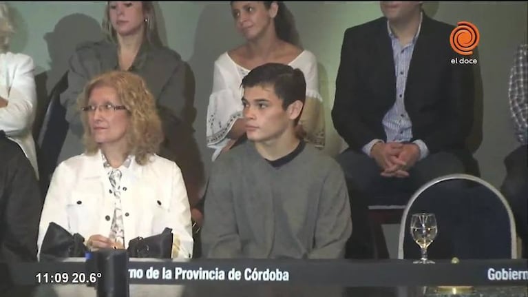 El Gobernador recibió al vendedor ambulante becado