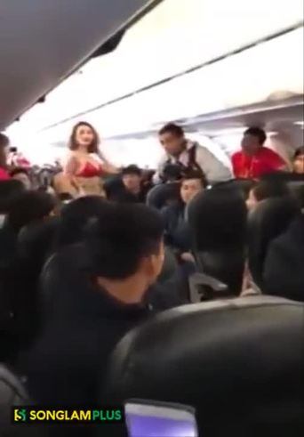 El escandaloso vuelo de la Selección de Vietnam