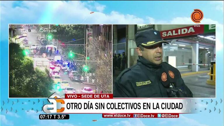 La Policía impide que los choferes corten el tránsito y quemen gomas