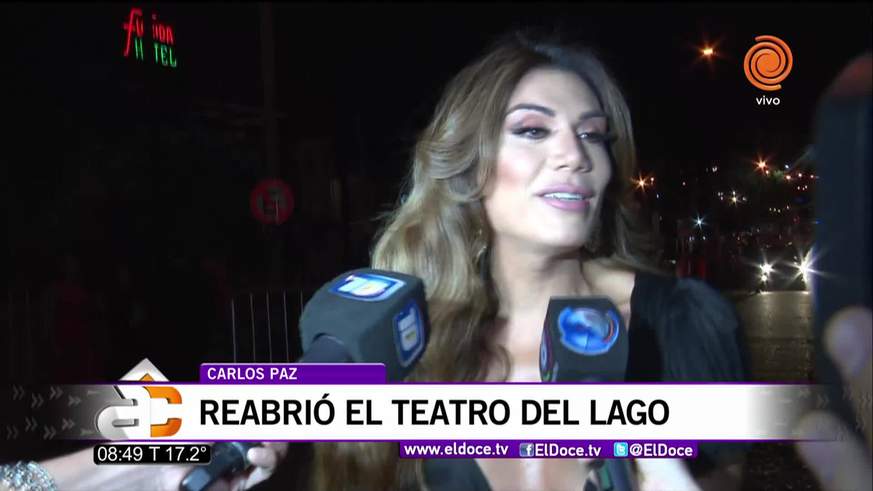 Figuras del espectáculo en la reinauguración del teatro del Lago