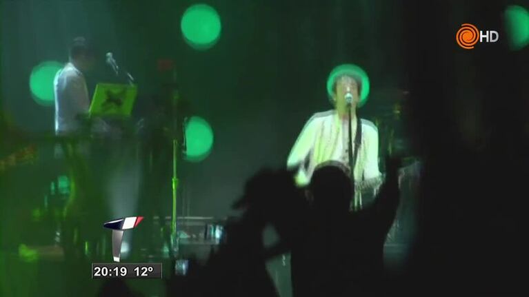 El hijo de Gustavo Cerati cuestionó la biografía no autorizada de su padre