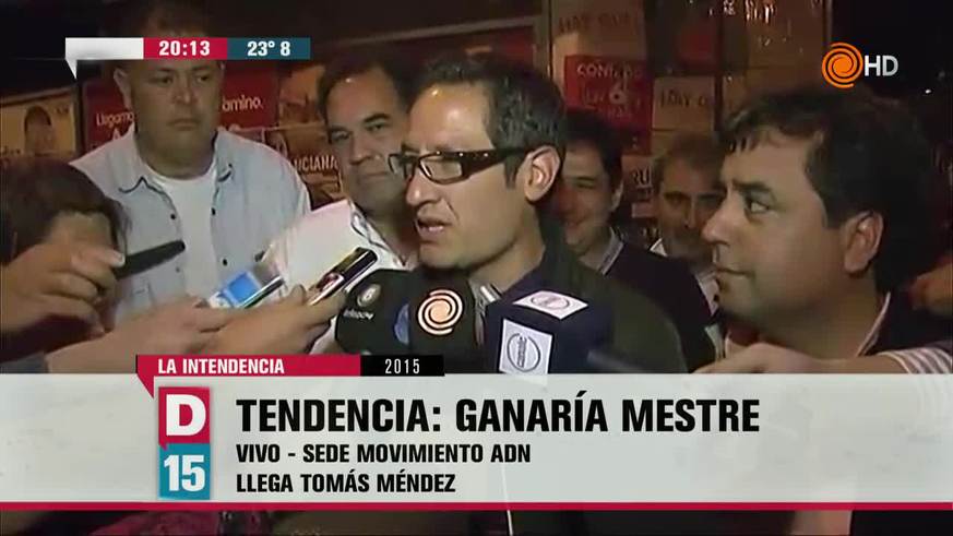 Tomás Méndez llegó a la sede de su partido