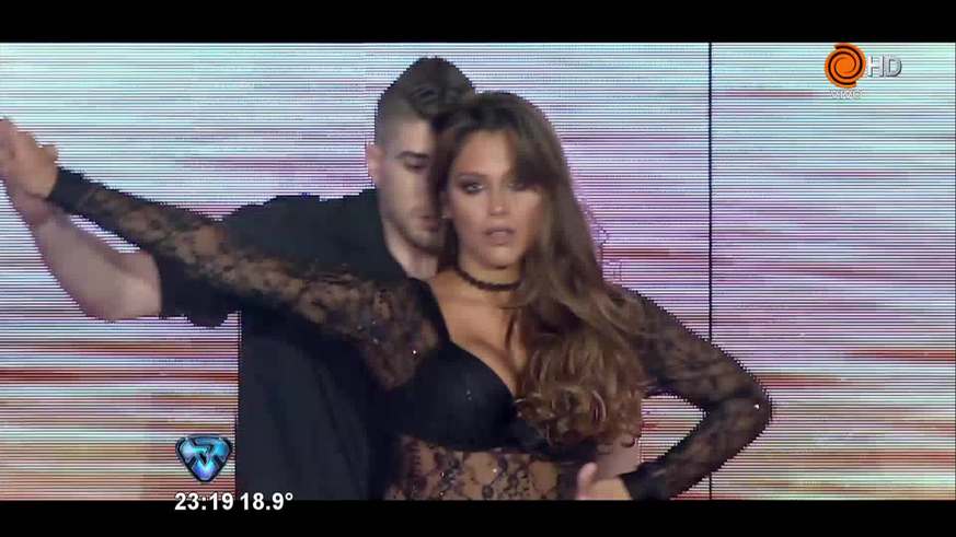 La mejor y más sensual bachata: Barbie Vélez
