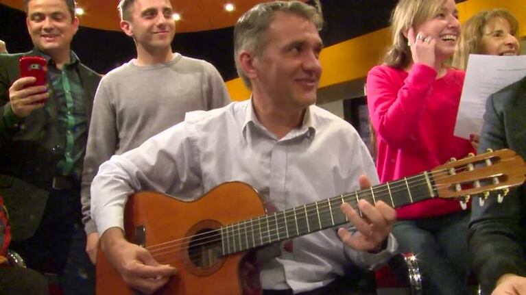 El equipo de Arriba Córdoba cantando "Juntos a la par"