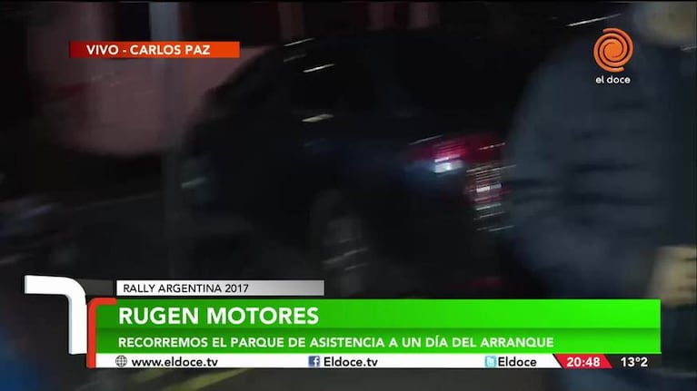 Cordobeses plotearon el auto con los colores de Talleres y Belgrano