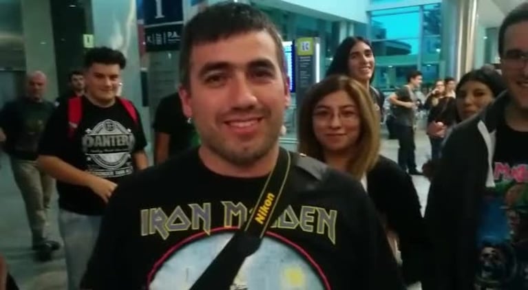 Los fans de Iron Maiden en el Aeropuerto Córdoba