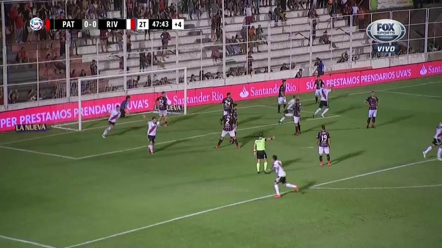 El gol en contra de Patronato para River