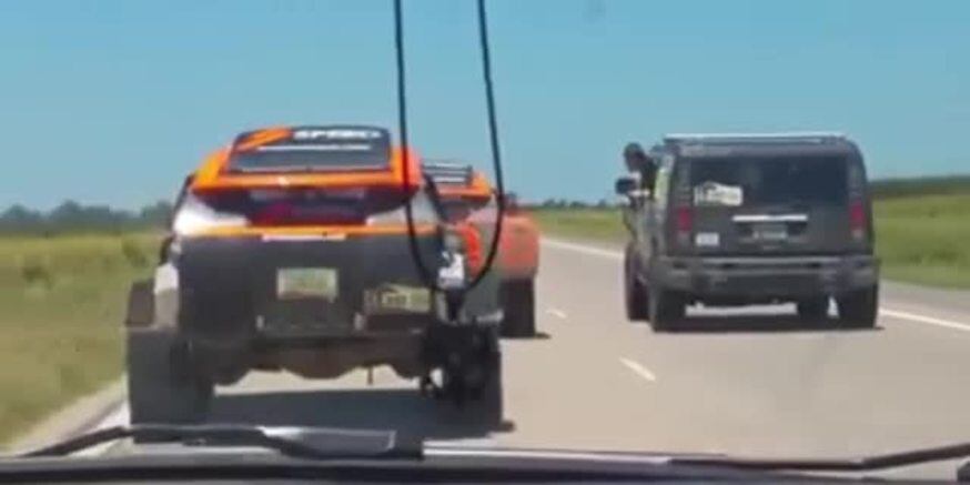 Así fue el accidente del equipo de Robby Gordon