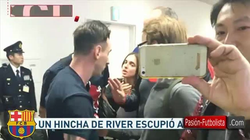 El escupitajo de un hincha de River a Messi