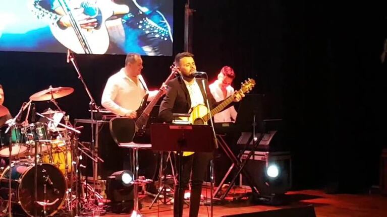 Nico Sattler brilló cantando folklore