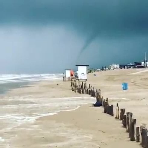 Las trombas marinas provocaron destrozos en Pinamar