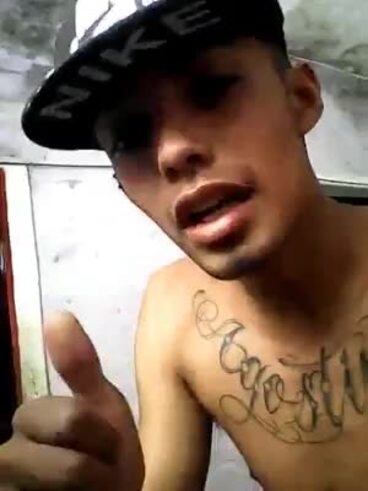  El ayudante de albañil rapero que la rompe en las redes