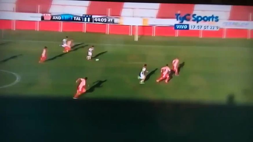 El golazo de Solís para el triunfo de Talleres ante Los Andes