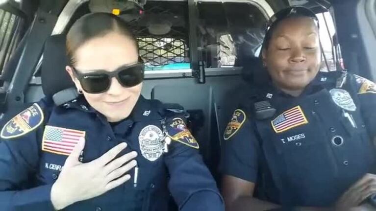El viral de las mujeres policías de Laredo, EE.UU.