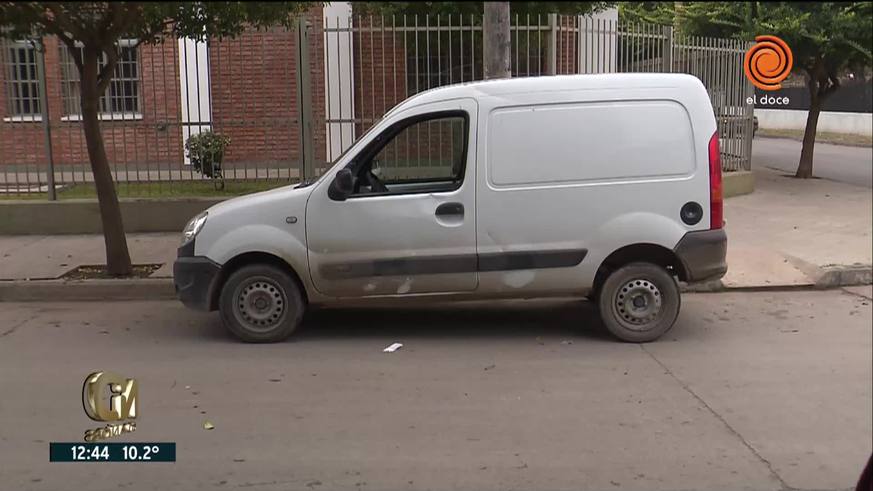 Se defendió de un robo a las patadas