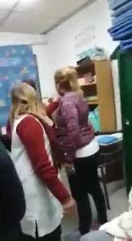 El video de la madre que agredió a una maestra 