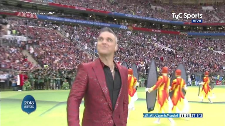 Robbie Williams y Aida Garifullina en la apertura del Mundial
