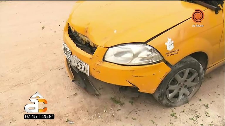 Barrio Sargento Cabral: taxista chocó por escapar de un robo