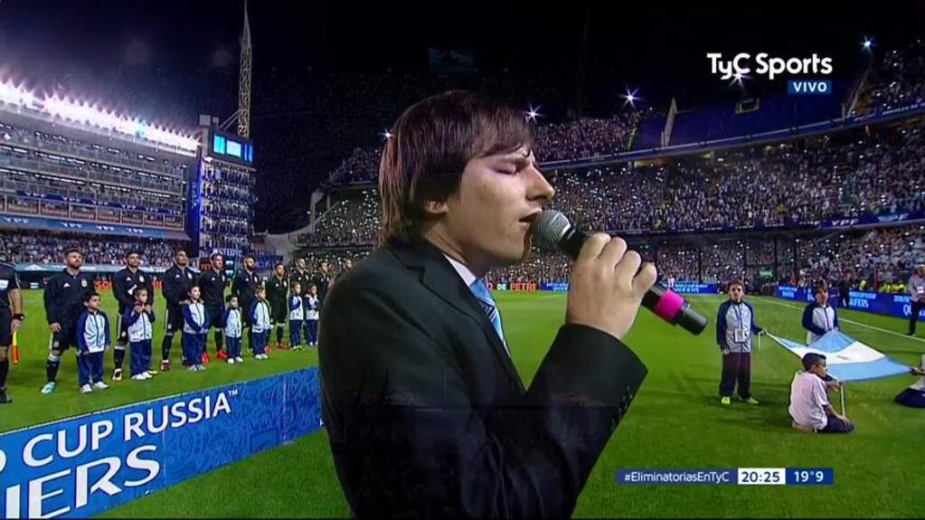 El Himno por la Selección en la Bombonera