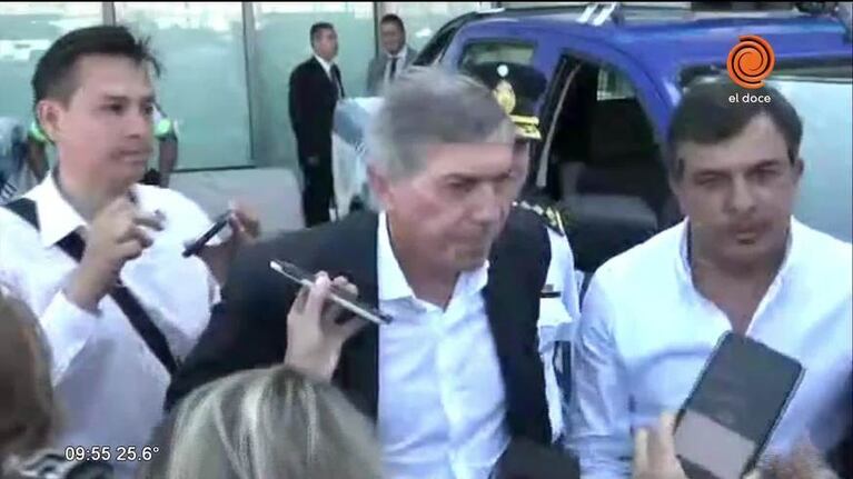 Incorporan 50 nuevas camionetas a la Policía