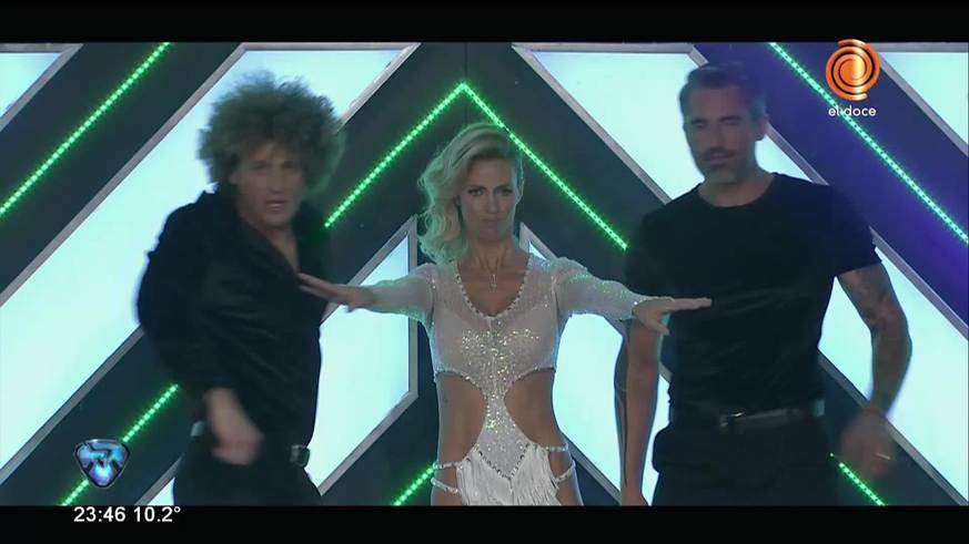 Rocío Guirao Díaz, muy sensual en la salsa de a tres