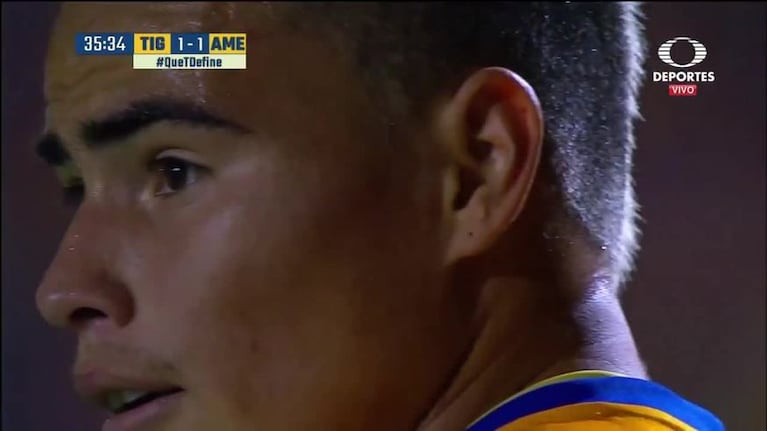 Golazo de tiro libre del Chino Zelarayán para Tigres