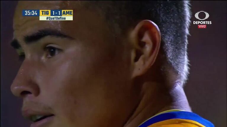Golazo de tiro libre del Chino Zelarayán para Tigres
