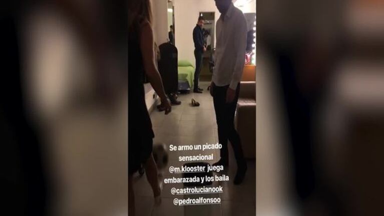 Las Estrellas juegan al fútbol en el camarín