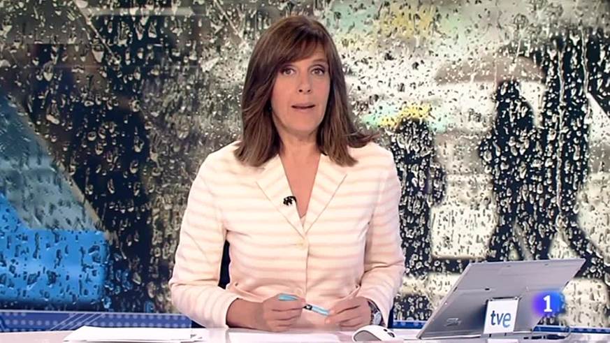 La periodista española que abandonó un móvil en vivo