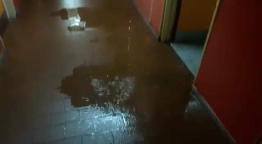 Hospital de Urgencia afectado por la intensa lluvia