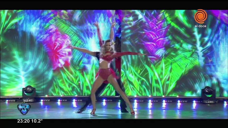 Jimena Barón bailó salsa de a tres con Chechu Bonelli