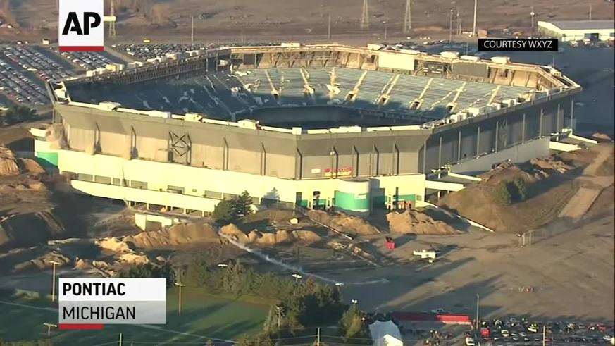 Falló la implosión del estadio Silverdome