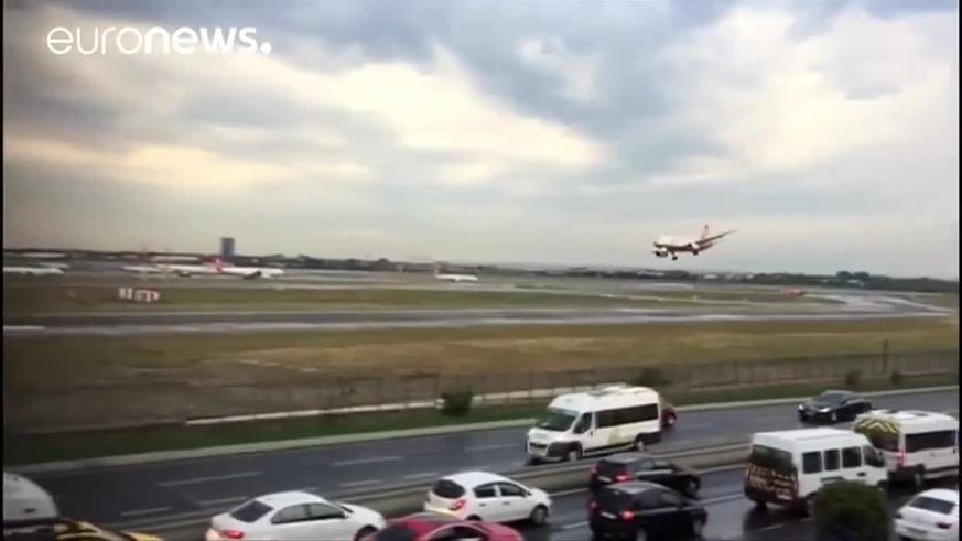 Aterrizó el avión sin poder ver la pista