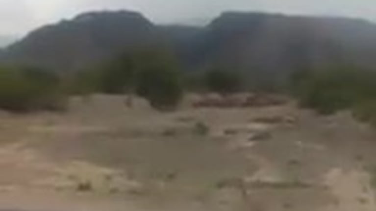 El momento del alud que tapó una ruta en Salta