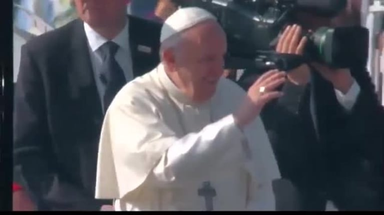 Le arrojaron un objeto en la cara al Papa Francisco