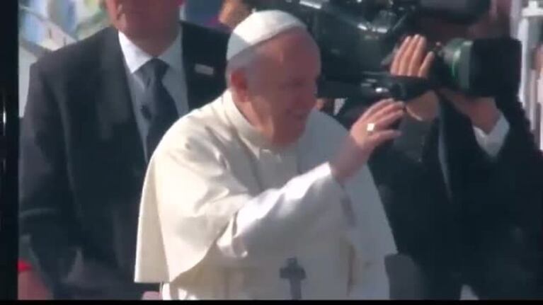 Le arrojaron un objeto en la cara al Papa Francisco