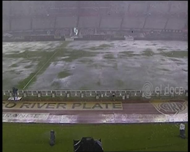 El diluvio que inundó el estadio Monumental