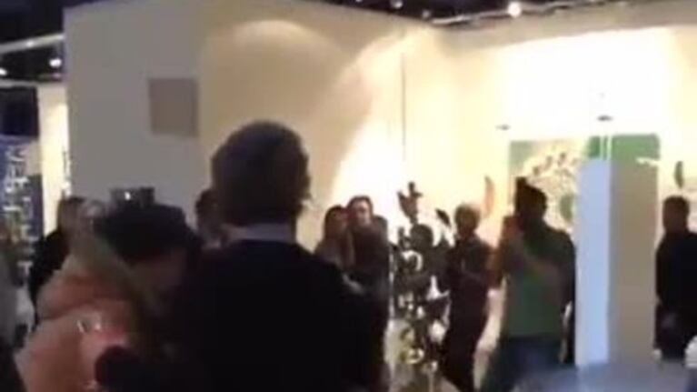 Leo García rompió todo en una muestra de arte