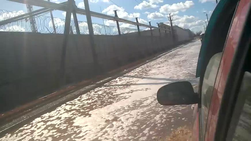 Inundación de jugo en las calles