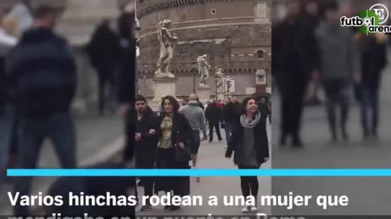 Hinchas orinaron sobre una mendiga
