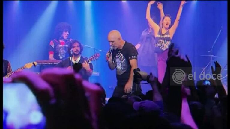 Fans manosearon a Gustavo Cordera sobre el escenario