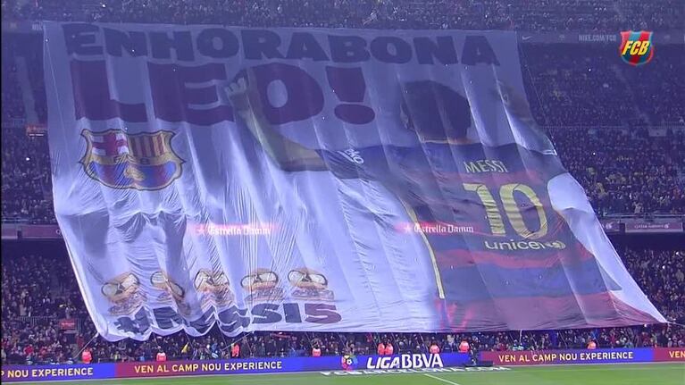 Impresionante ovación a Messi por el Balón de Oro