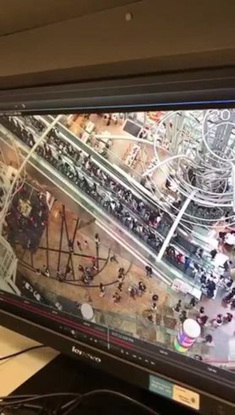 Una escalera mecánica dejó 18 heridos en un shopping