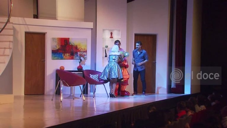Estrenó Marcianos en la casa en el Teatro Holiday