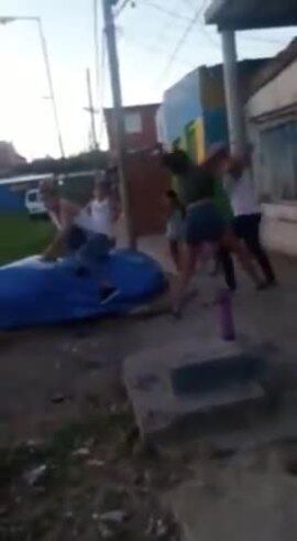 Murió una joven en una pelea brutal 