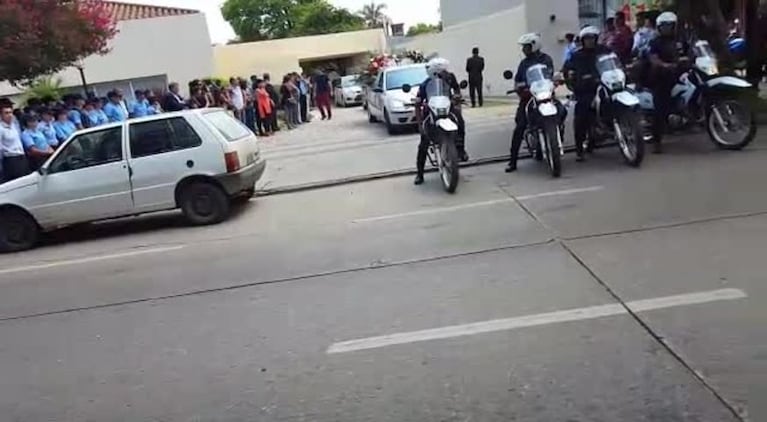 El inicio del cortejo fúnebre de la policía