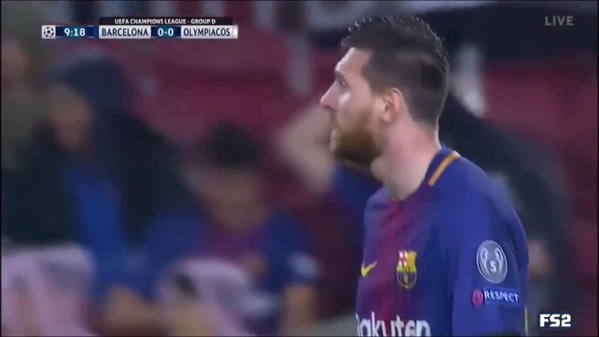 Messi tomó una glucosa durante un partido