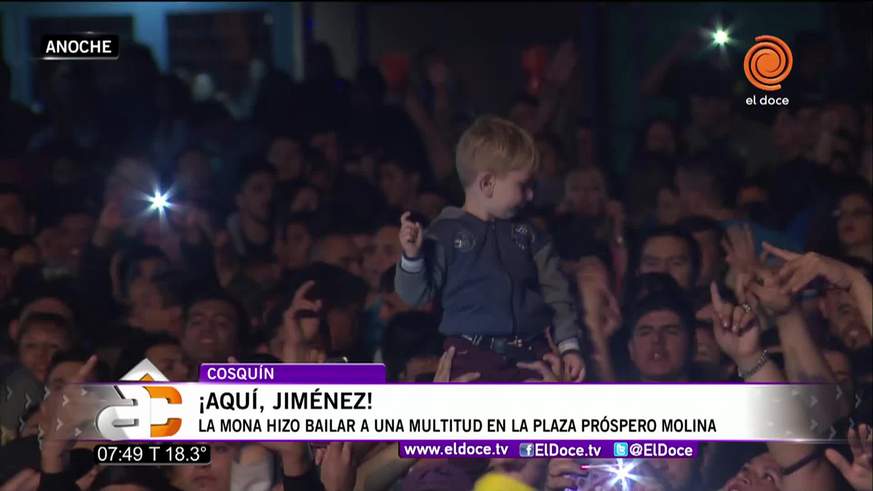 La revancha de la Mona Jiménez en la plaza Próspero Molina de Cosquín