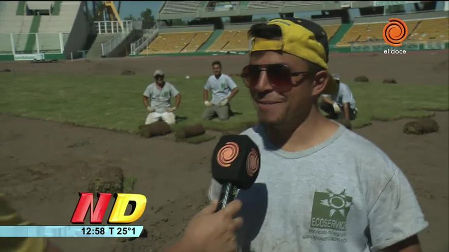 Comenzaron a colocar el césped en el Estadio Kempes