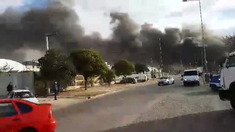 Impactantes imágenes del incendio en el corralón